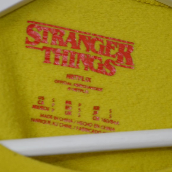 Stranger Things Yellow Sweater Size S - Picture 6 of 11